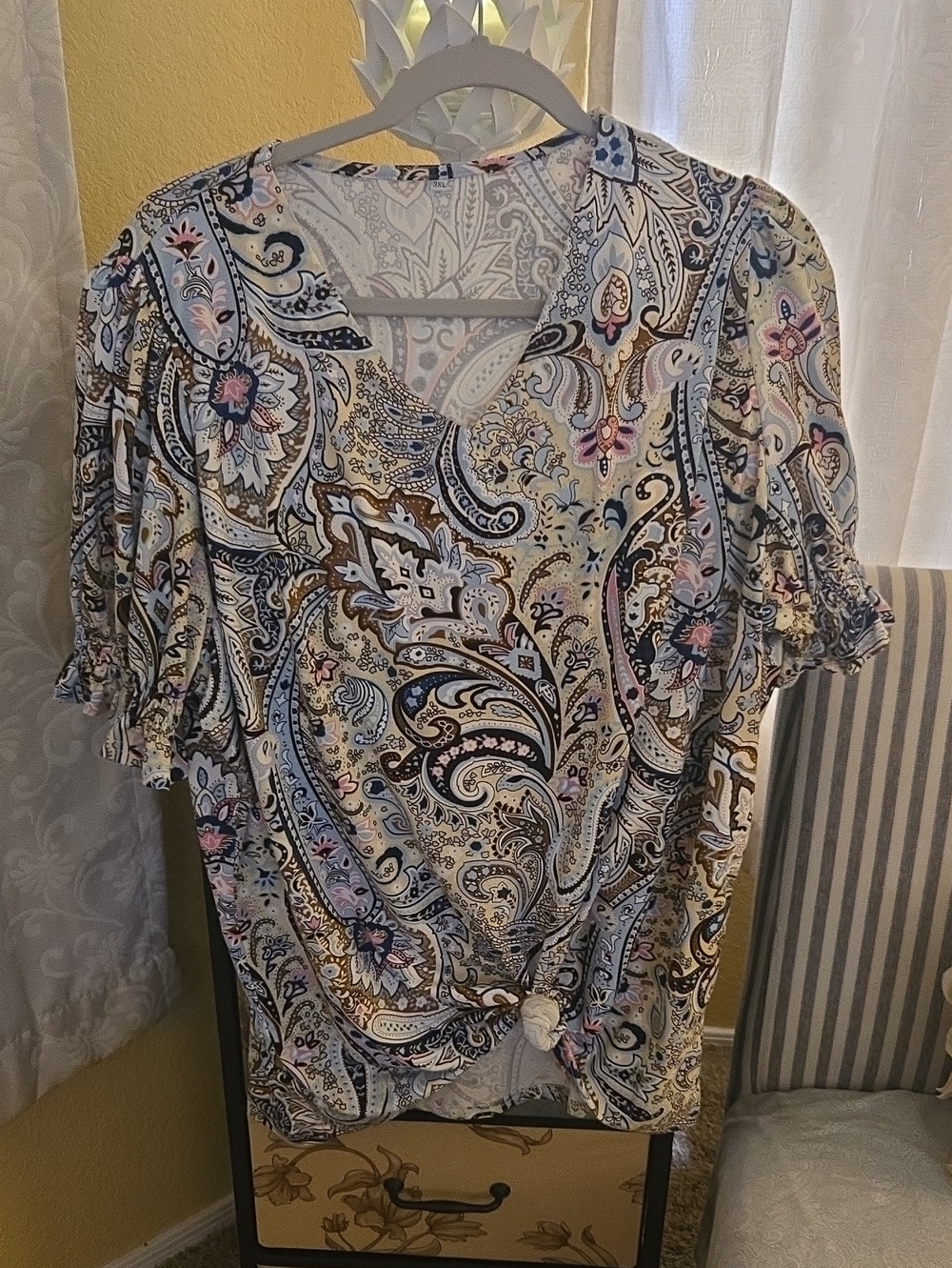 ✨️💥Women's Paisley V-Neck Short Sleeve Top - Light Blue Multi